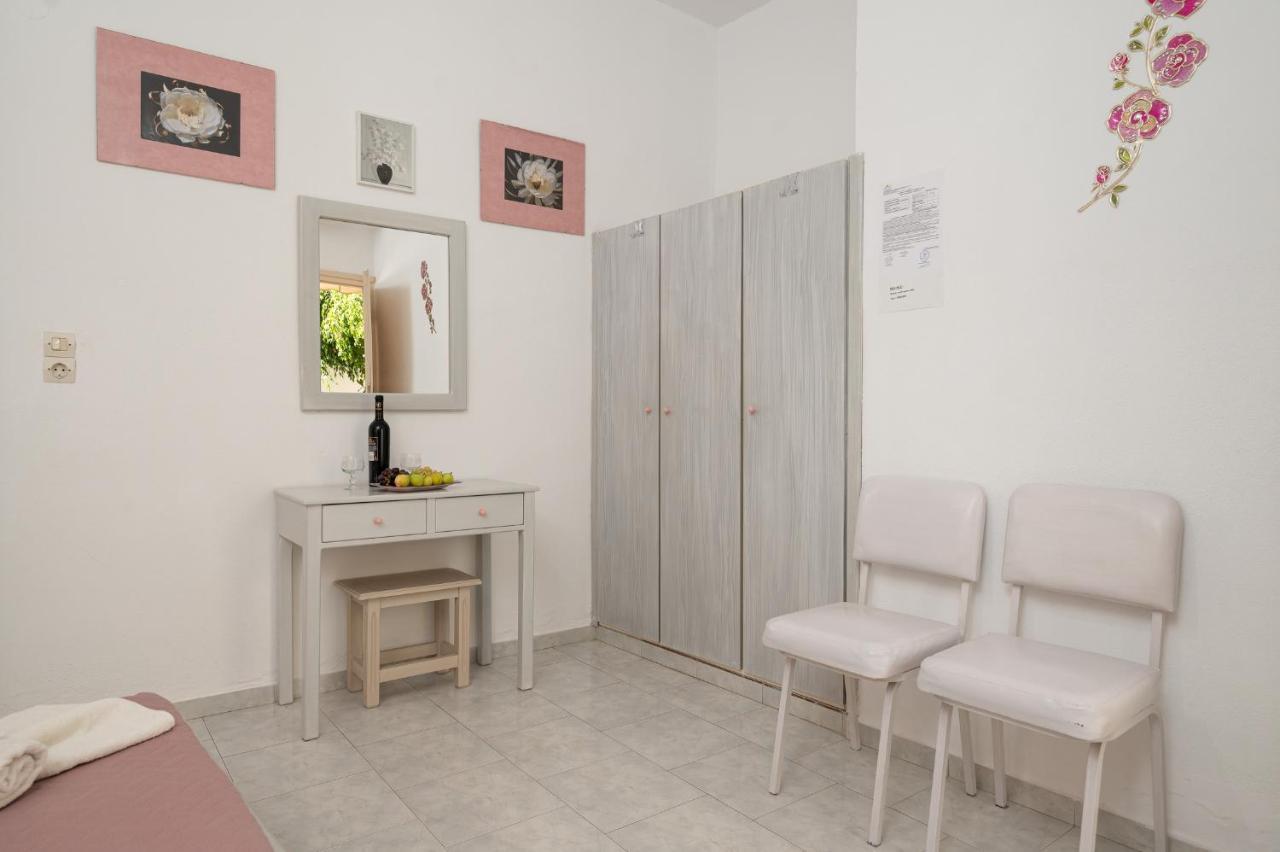 Sofia Rooms Pitsidia Exterior foto