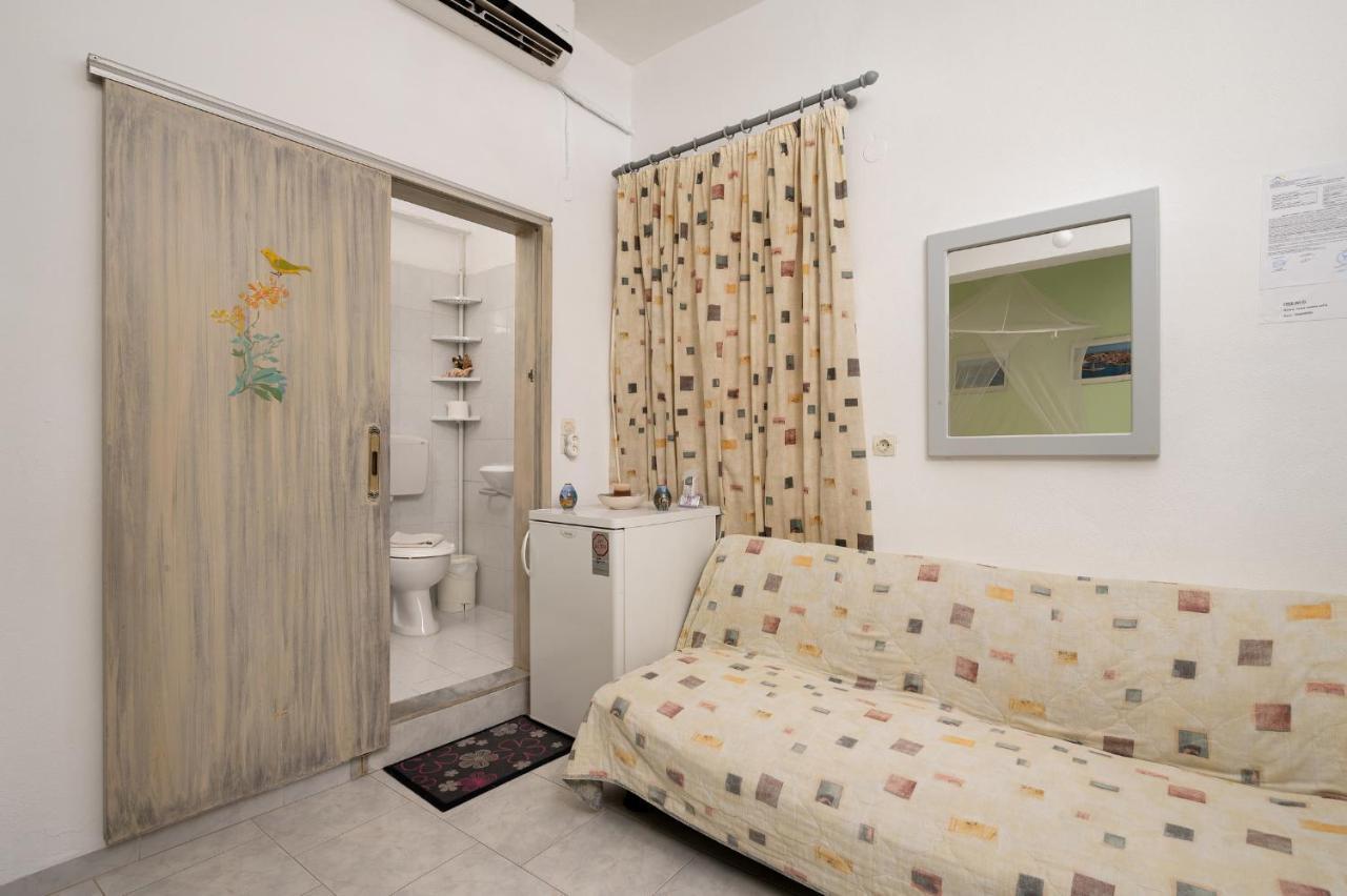 Sofia Rooms Pitsidia Exterior foto