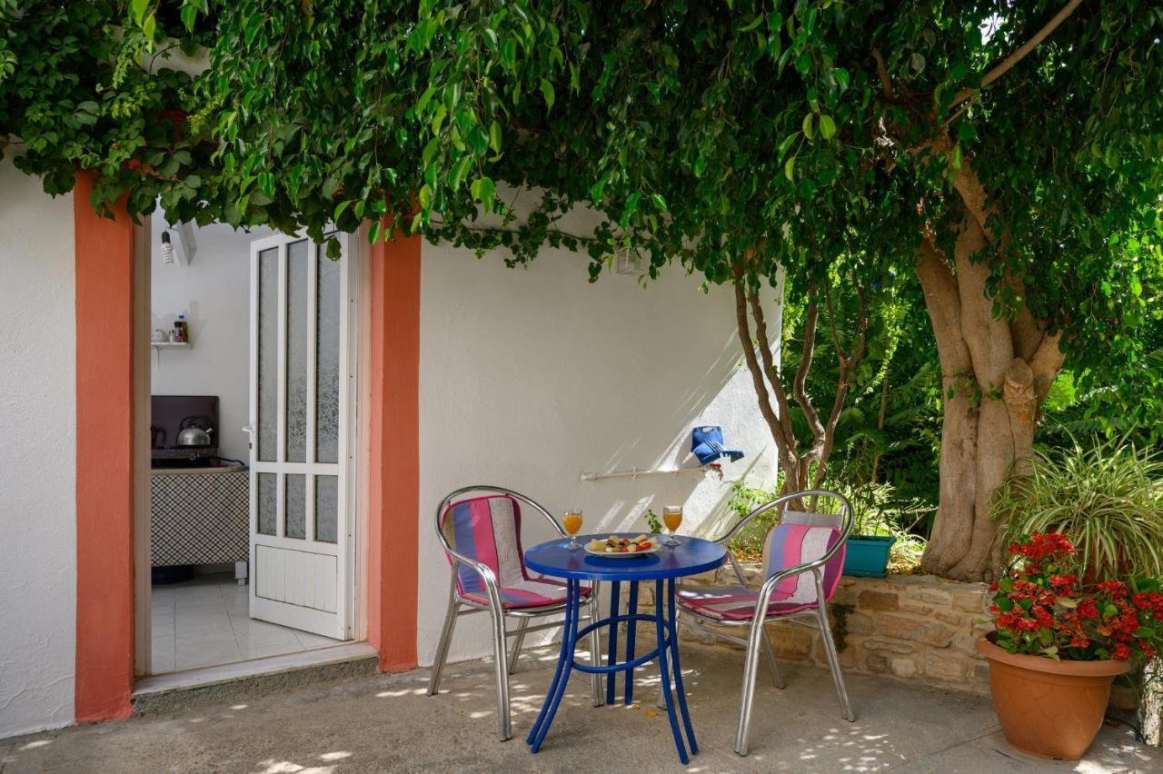 Sofia Rooms Pitsidia Exterior foto