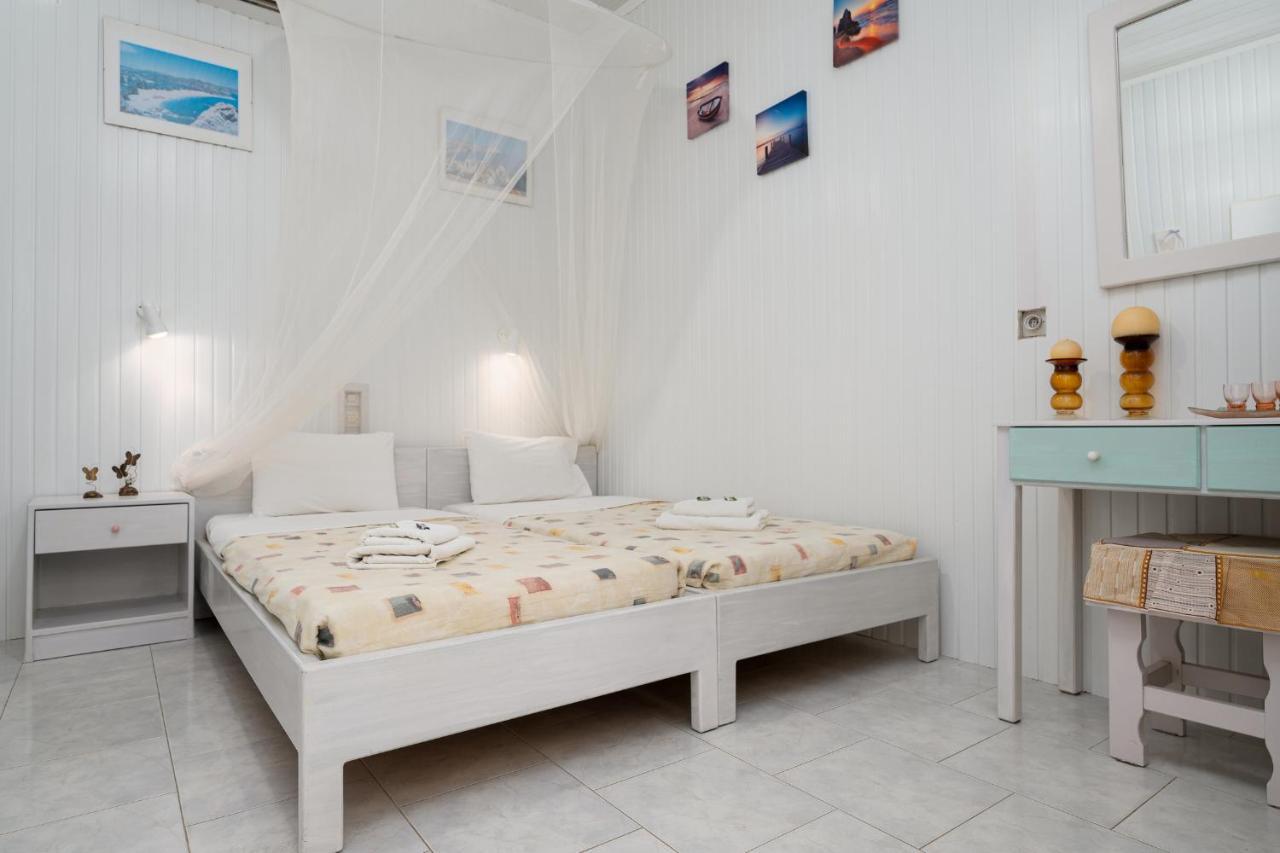 Sofia Rooms Pitsidia Exterior foto